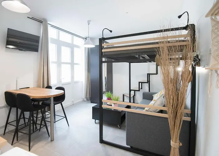 Functional Apartment Near Montmartre
