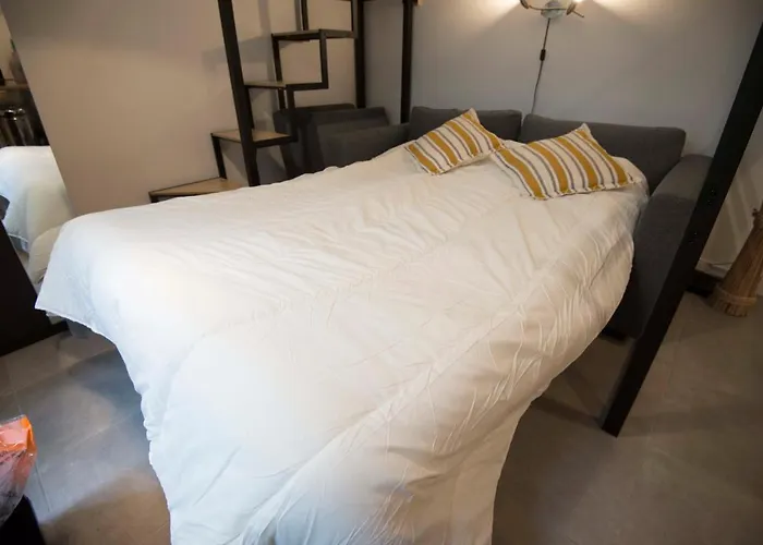 Functional Apartment Near Montmartre
