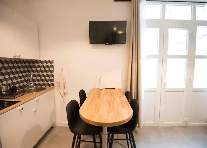 Functional Apartment Near Montmartre